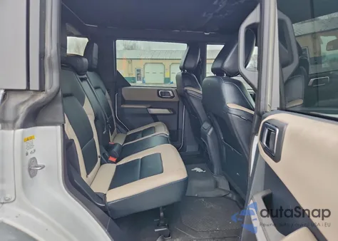 2023 Ford Bronco Base z USA, uszkodzony, nr VIN 1FMEE5DPXPLB14250